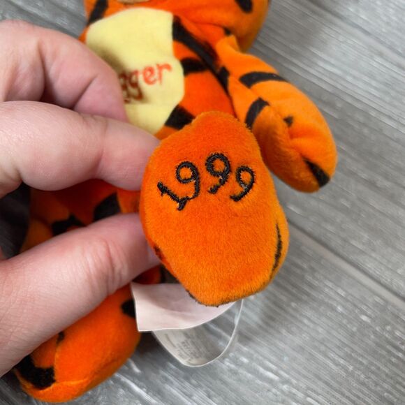 Vintage 1999 Winnie the Pooh Dress Up Tigger Beanbag Plush Tiger Orange Stripes - Picture 5 of 7